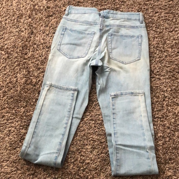 Forever 21 Light Blue Jeans - Picture 2 of 11